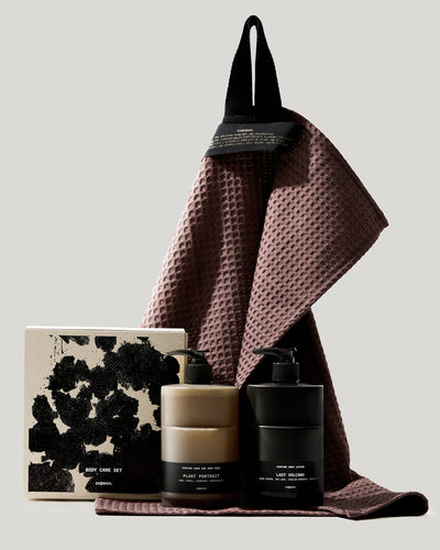 BODY CARE SET WITH HAND TOWEL